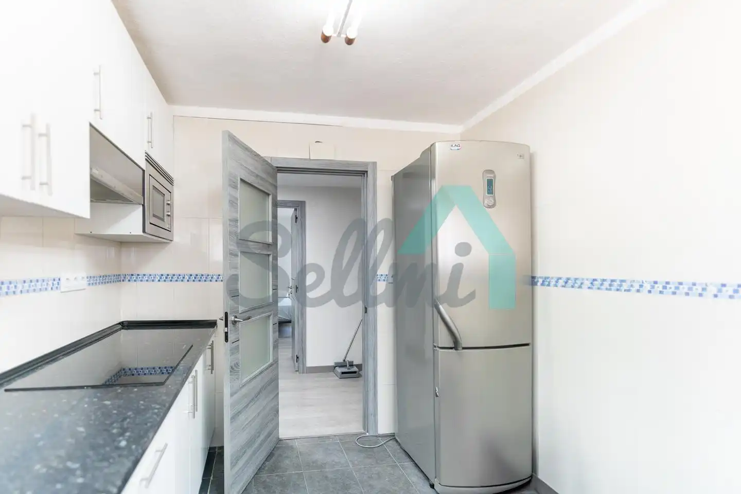 Cocina de Planta baja para compartir en Oviedo  con Calefacción, Amueblado y Internet