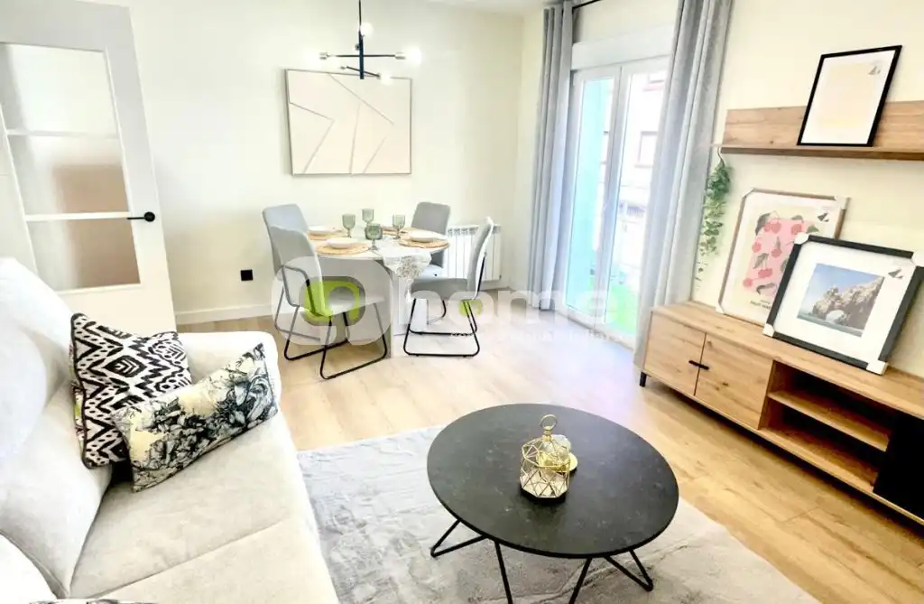 Living room of Flat for sale in Zamora Capital   with Heating, Terrace and Furnished