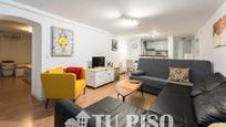 Sala d'estar de Apartament en venda en  Madrid Capital amb Calefacció