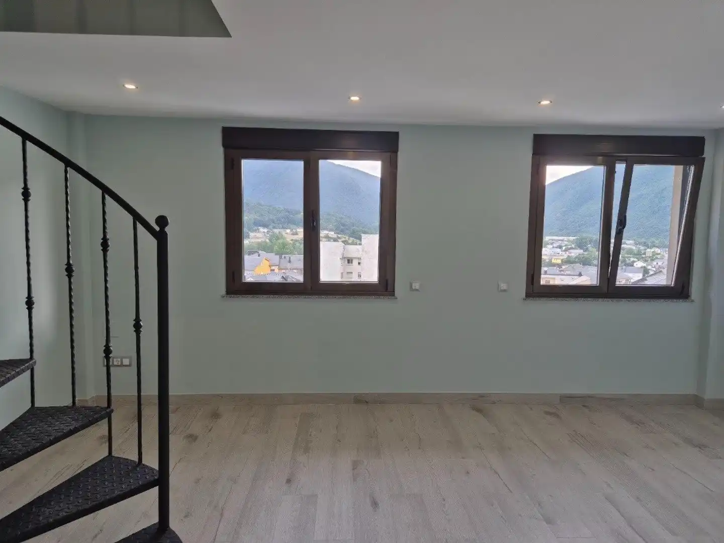 Sala de estar de Ático en venta en Villablino con Calefacción