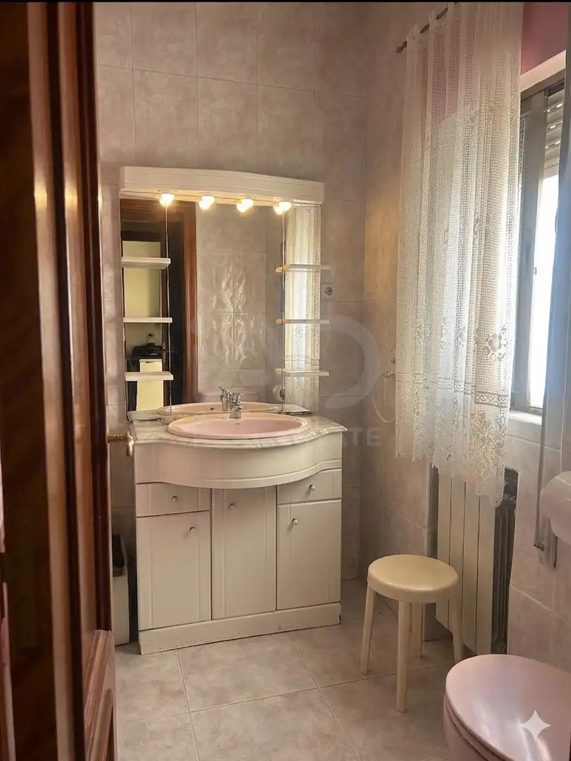 Bathroom of Detached homes for sale in Palencia  with Heating and Terrace