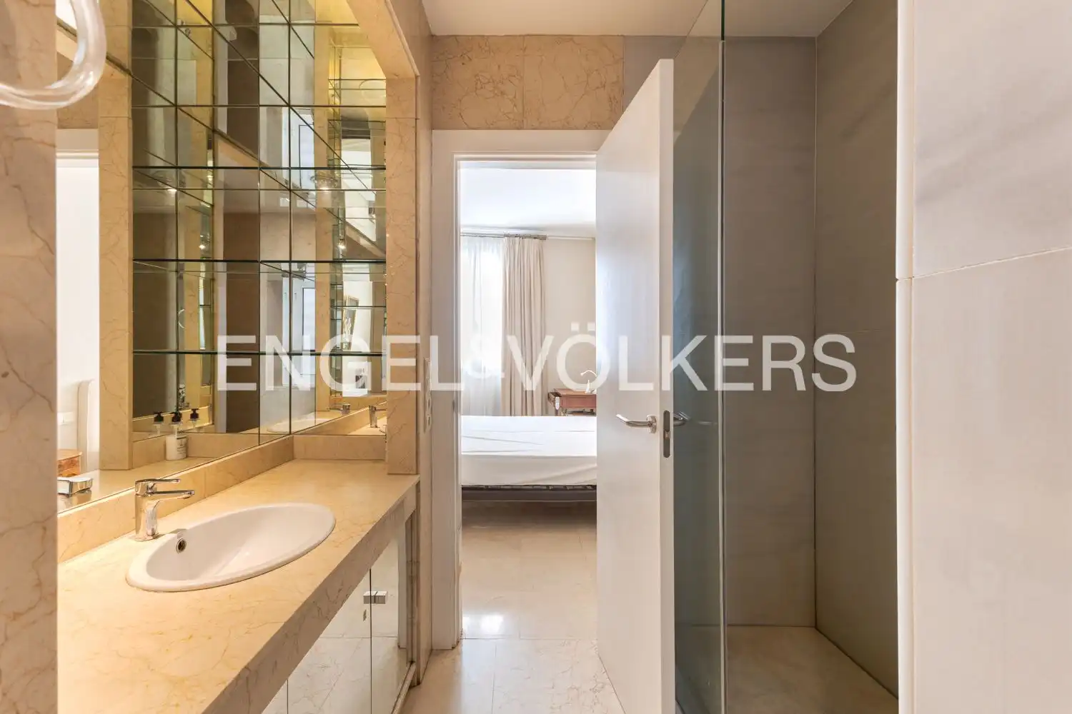 Habitación de Piso en venta en Valencia con Aire acondicionado, Calefacción y Balcón