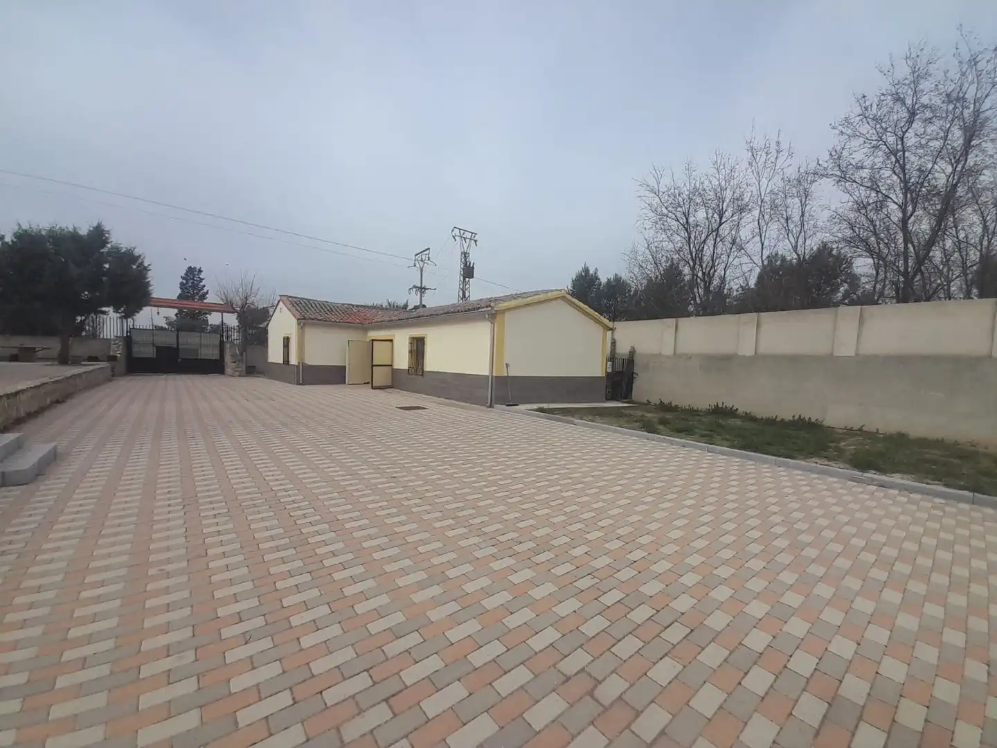 Casa o xalet en venda a La Covatilla de la 130, Zona Industrial