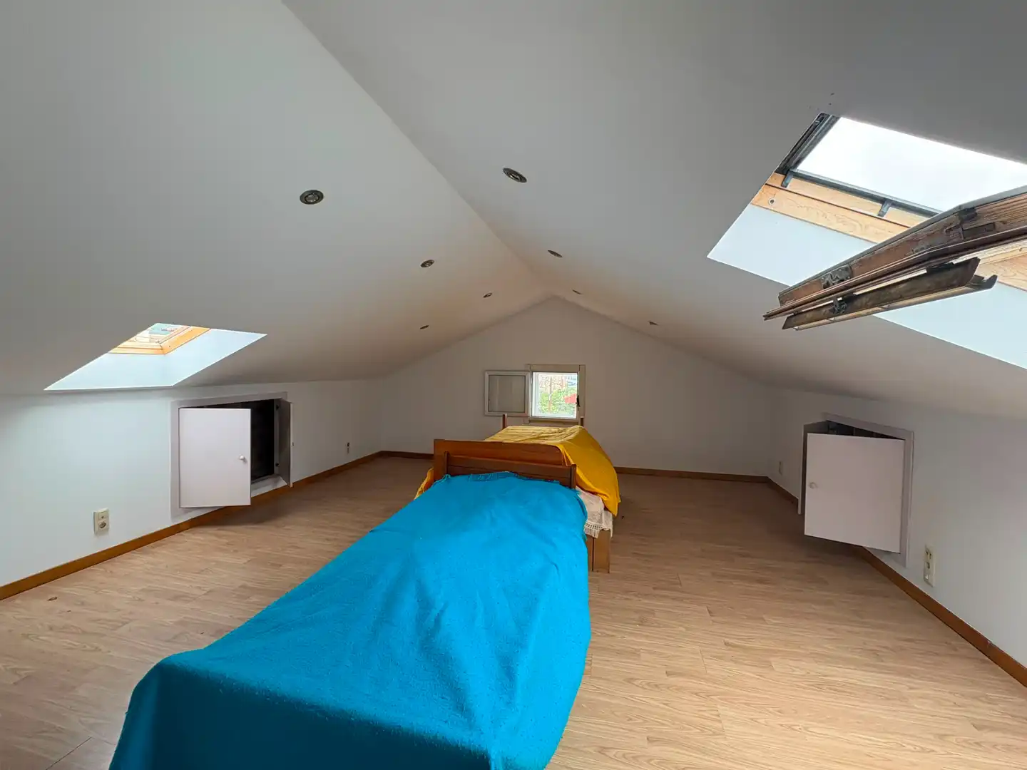 Casa adosada en venda en Vigo  amb Jardí privat, Terrassa i Traster