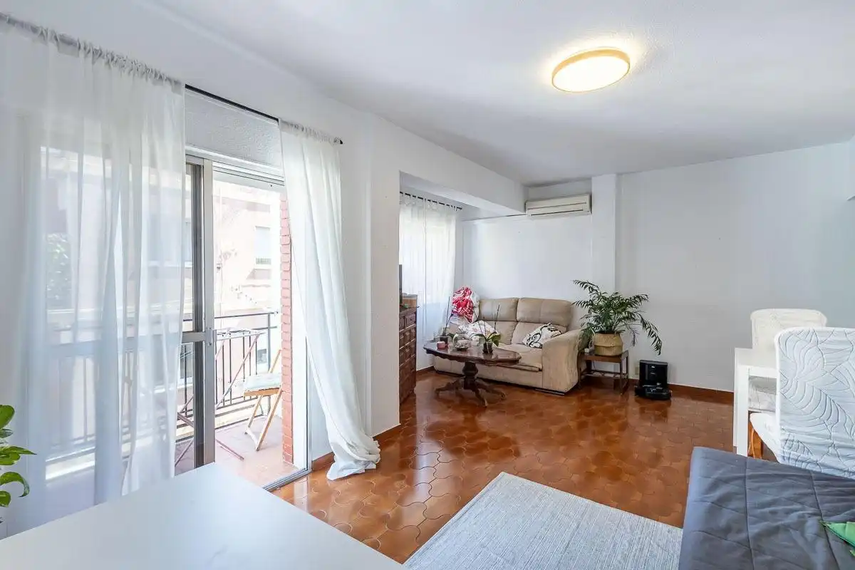 Piso con ascensor en venta en Chana, imagen 2