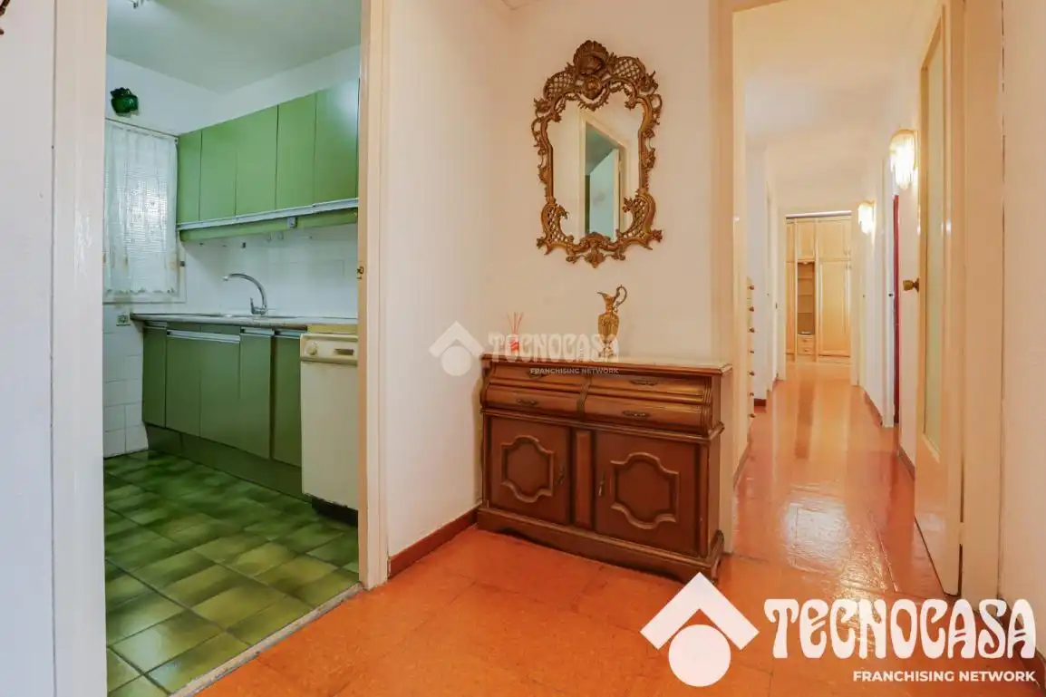 Piso en venta en Sant Boi de Llobregat con Balcón