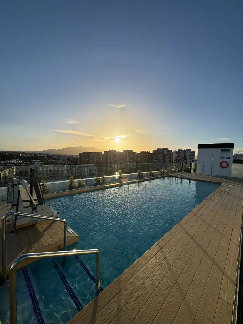 Schwimmbecken von Wohnung zur Miete in Málaga mit Klimaanlage, Terrasse und Abstellraum
