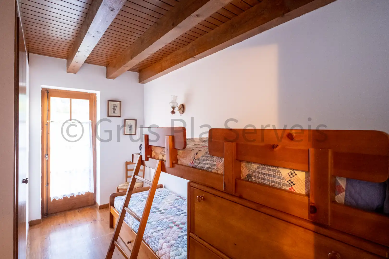 Casa adosada en venta en Urús con Calefacción, Parquet y Amueblado