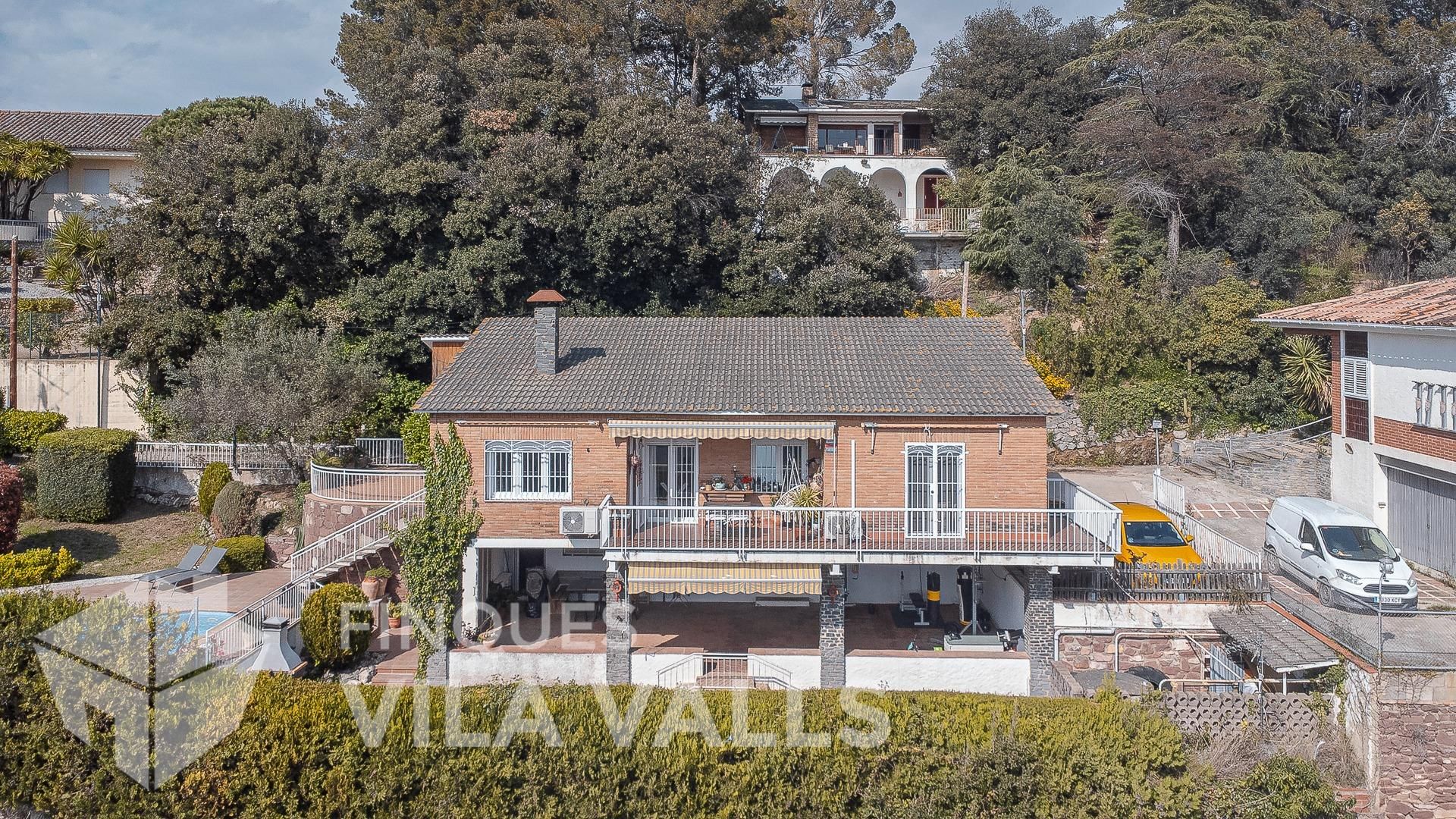 Vista exterior de Casa o xalet en venda en Sant Feliu de Codines amb Aire condicionat, Calefacció i Jardí privat