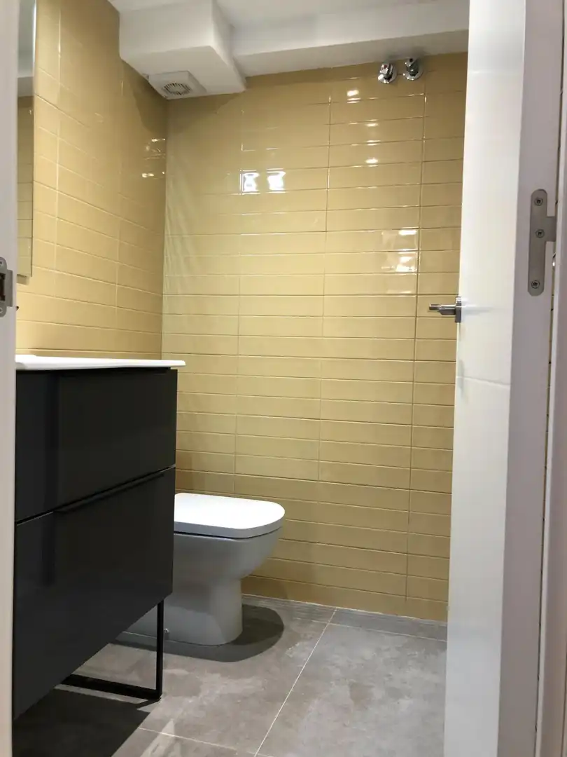 Bany de Dúplex en venda en Barcelona amb Aire condicionat