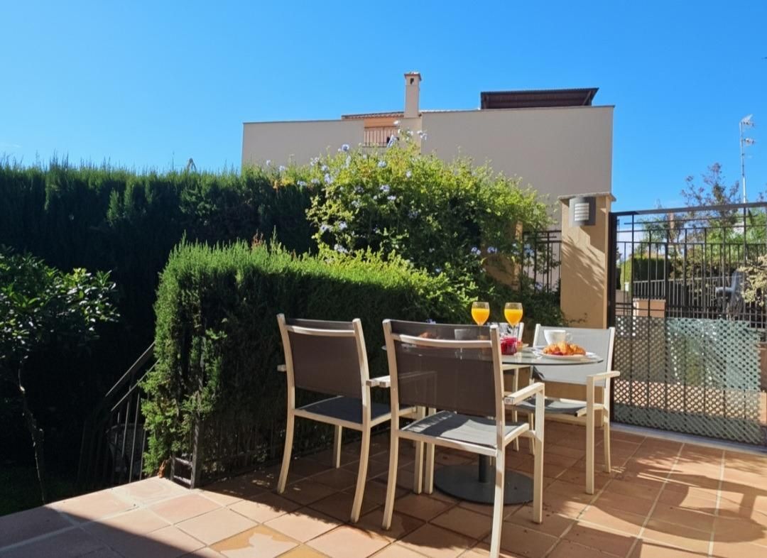 Casa adosada en venta en Calle MENTA, El Brillante -El Naranjo - El Tablero