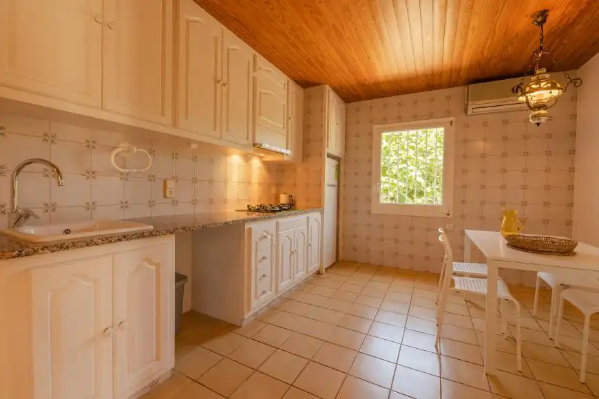 Cuina de Finca rústica en venda en Riudarenes amb Aire condicionat, Calefacció i Jardí privat
