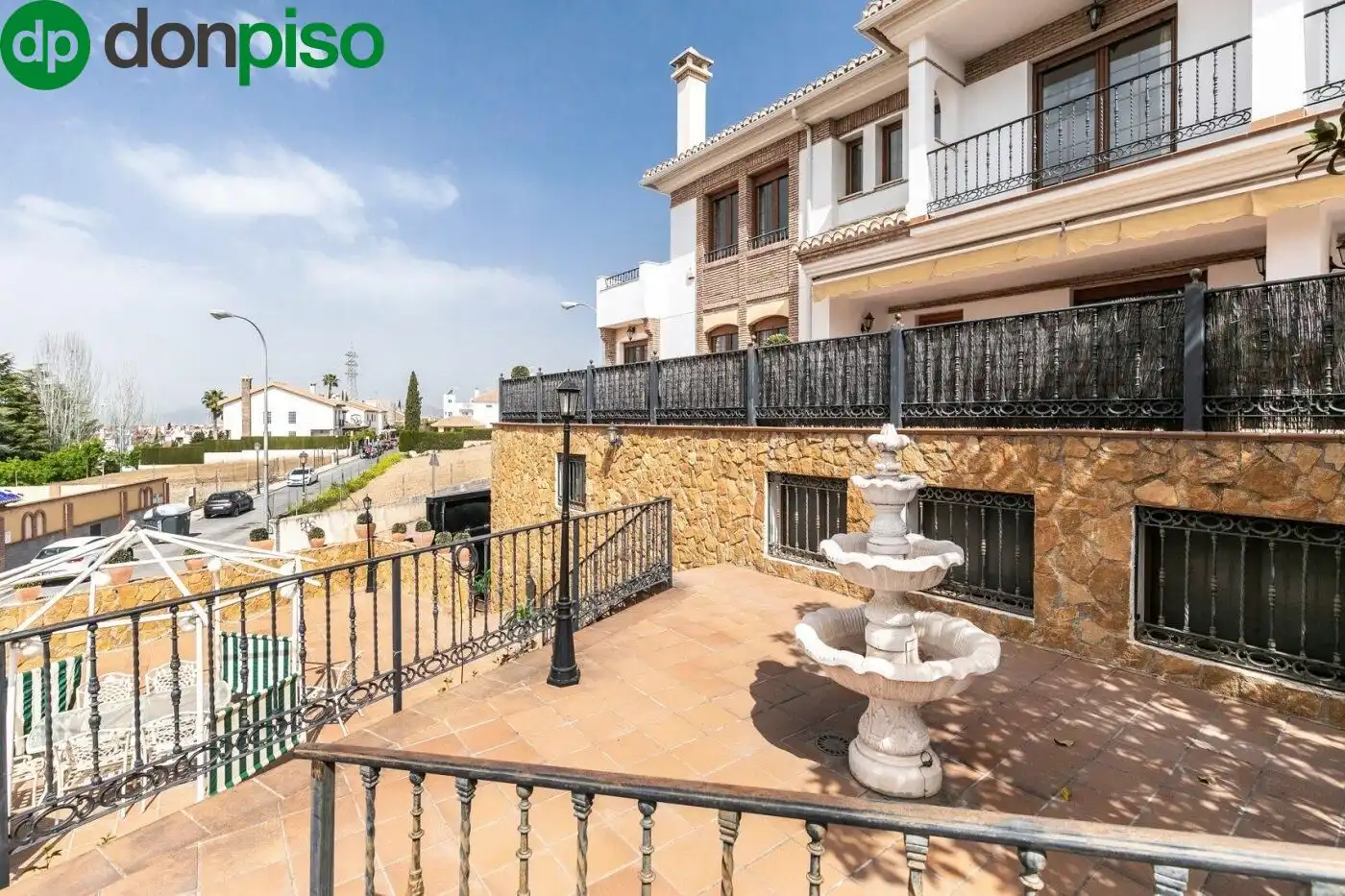Casa con piscina en venta en Avenida LOAYSA, imagen 2