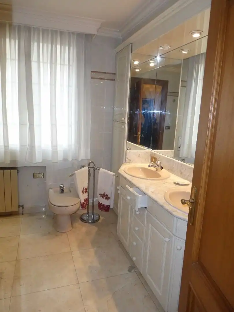 Badezimmer von Wohnung zum Verkauf in Eibar mit Abstellraum und Balkon