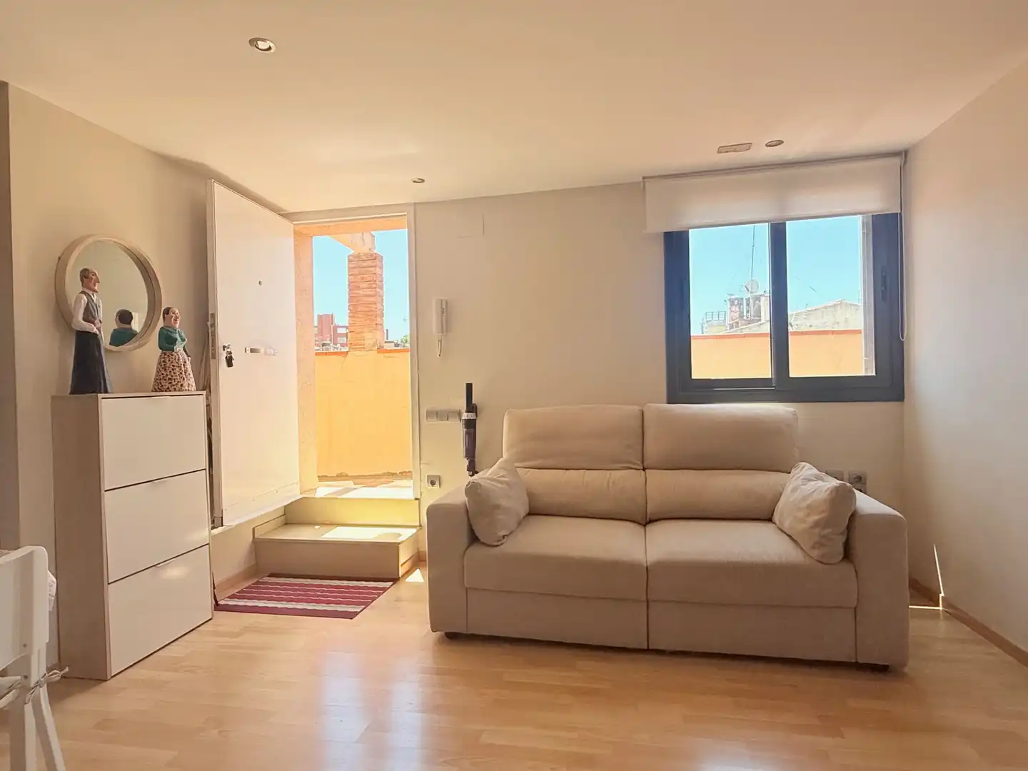 Sala d'estar de Pis en venda en Alella amb Aire condicionat, Terrassa i Moblat