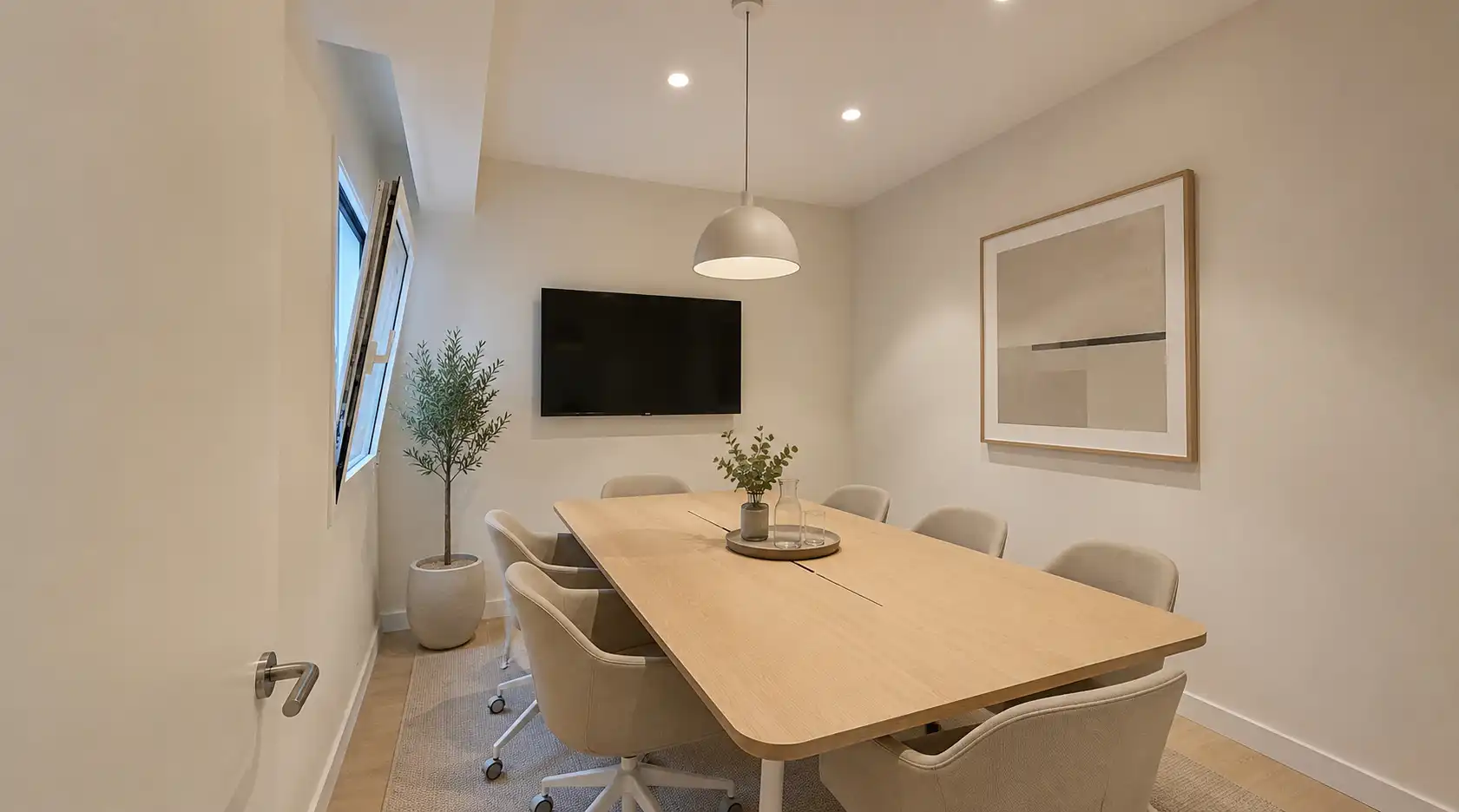 Esszimmer von Büro zur Miete in Barcelona mit Klimaanlage, Heizung und Internet