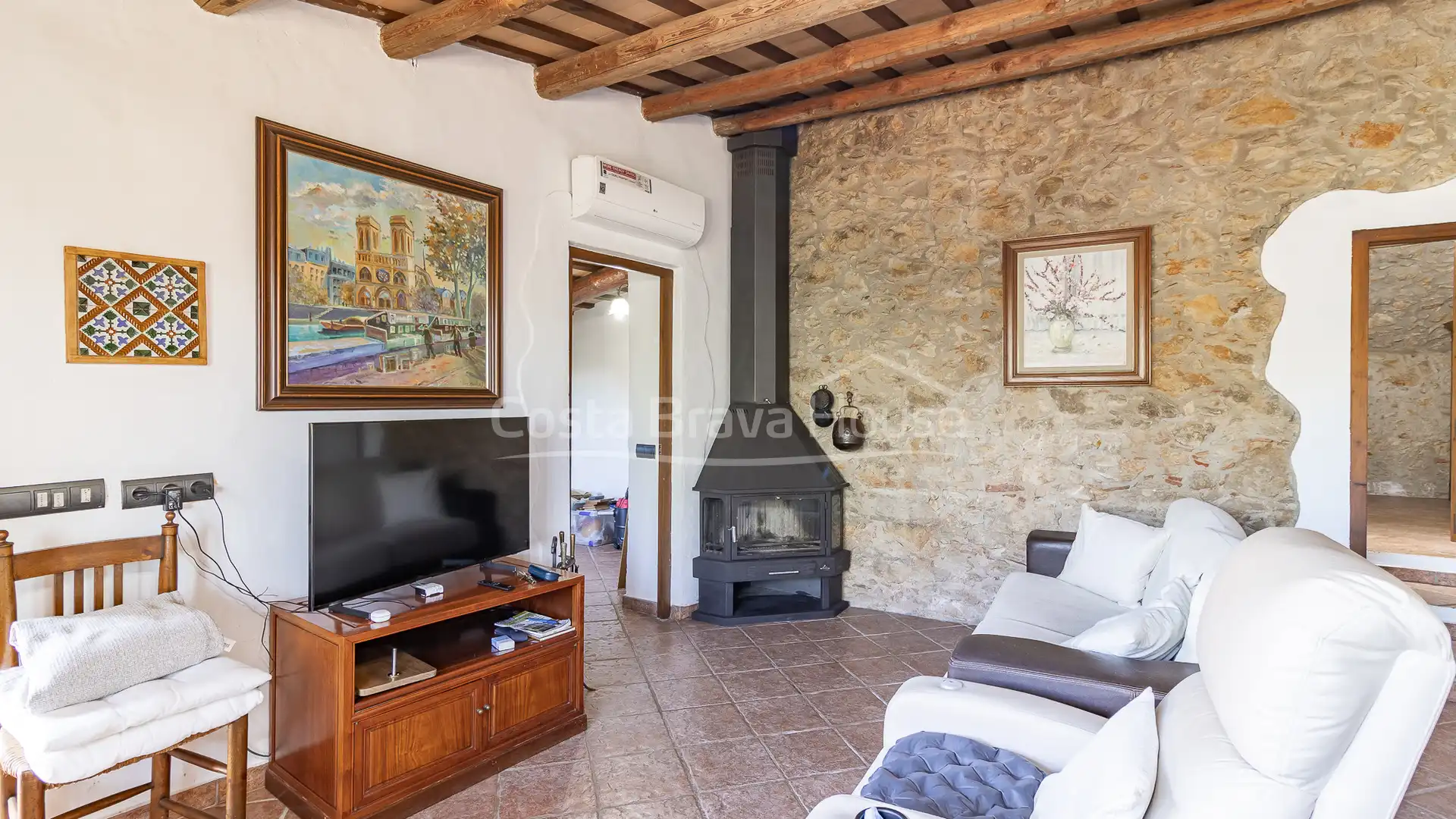 Living room of Country homes for sale in Begur  with Air Conditioner, Heating and Private garden