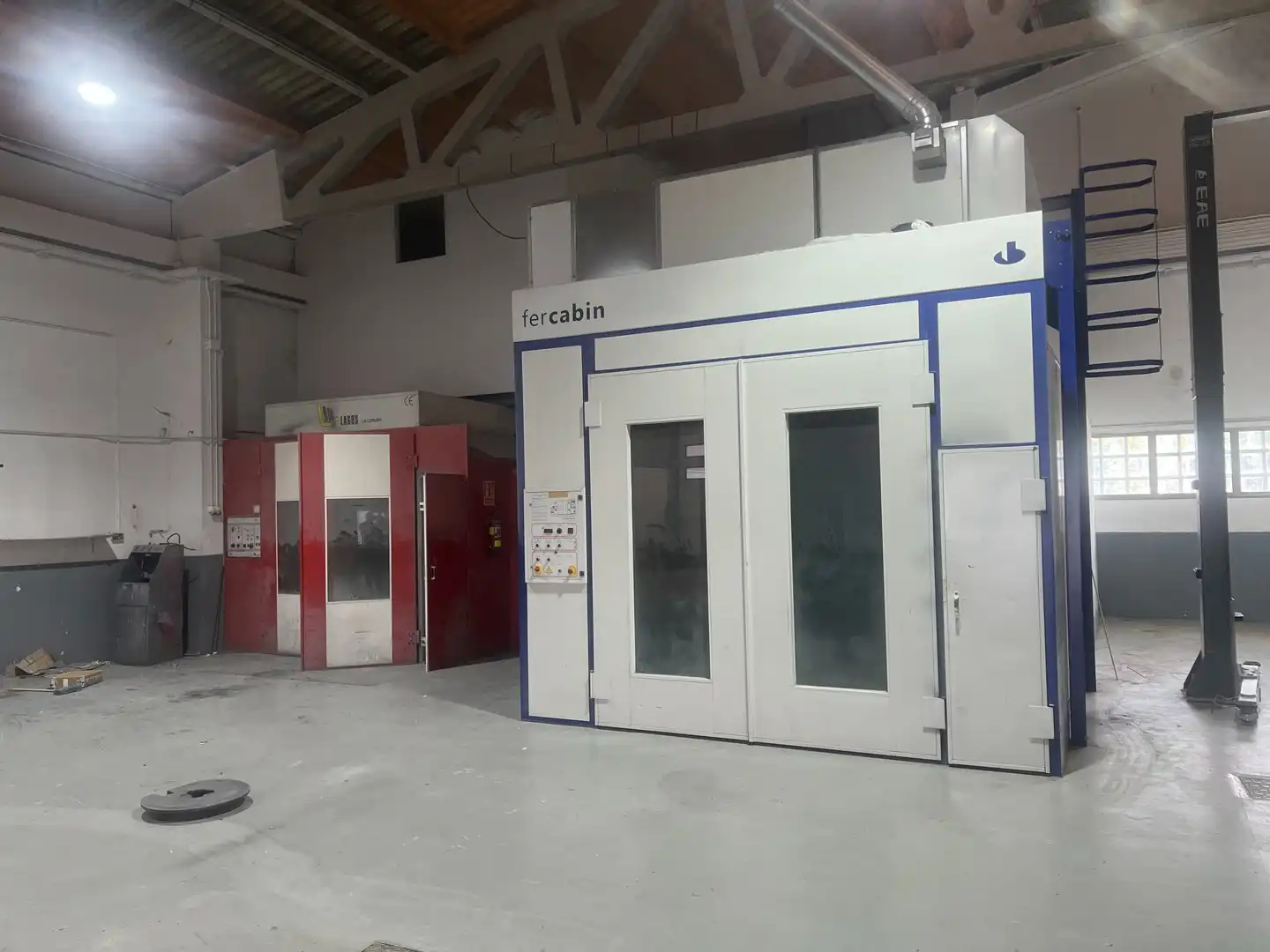 Fabrikhallen zur Miete in Narón mit Alarm