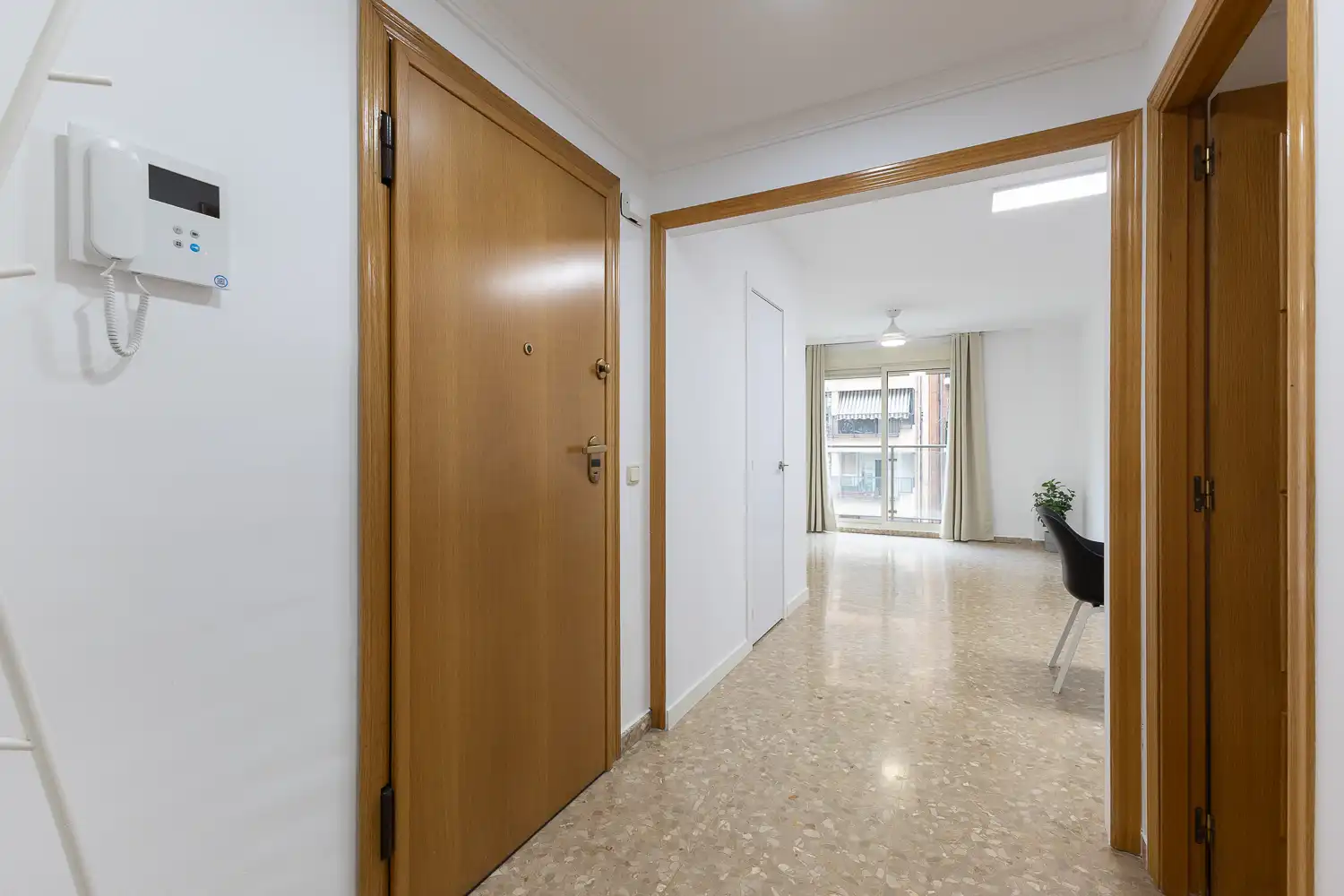 Wohnung zur Miete in Valencia mit Klimaanlage, Heizung und Balkon