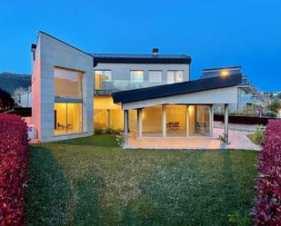 Vista exterior de Casa o xalet en venda en Jaca amb Aire condicionat i Terrassa