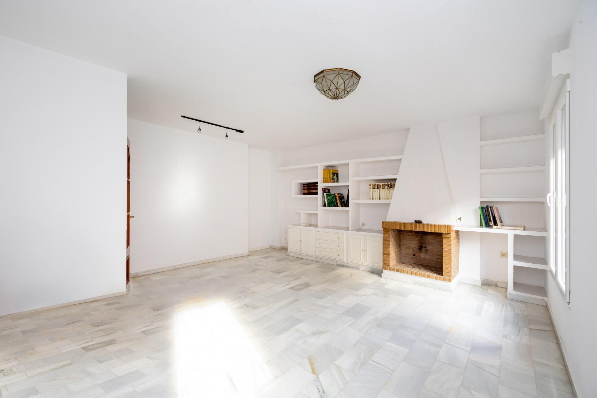 Sala d'estar de Casa adosada en venda en Maracena amb Calefacció i Balcó