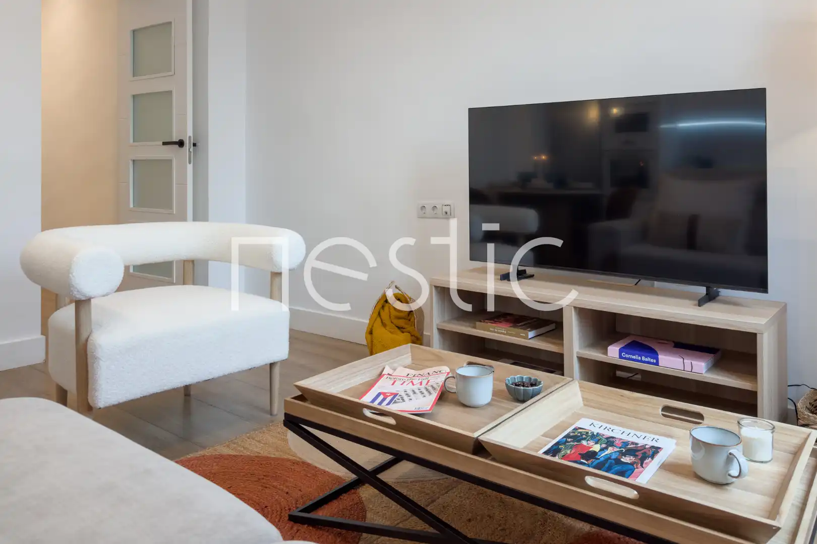 Sala de estar de Apartamento de alquiler en Madrid con Aire acondicionado, Calefacción y Amueblado