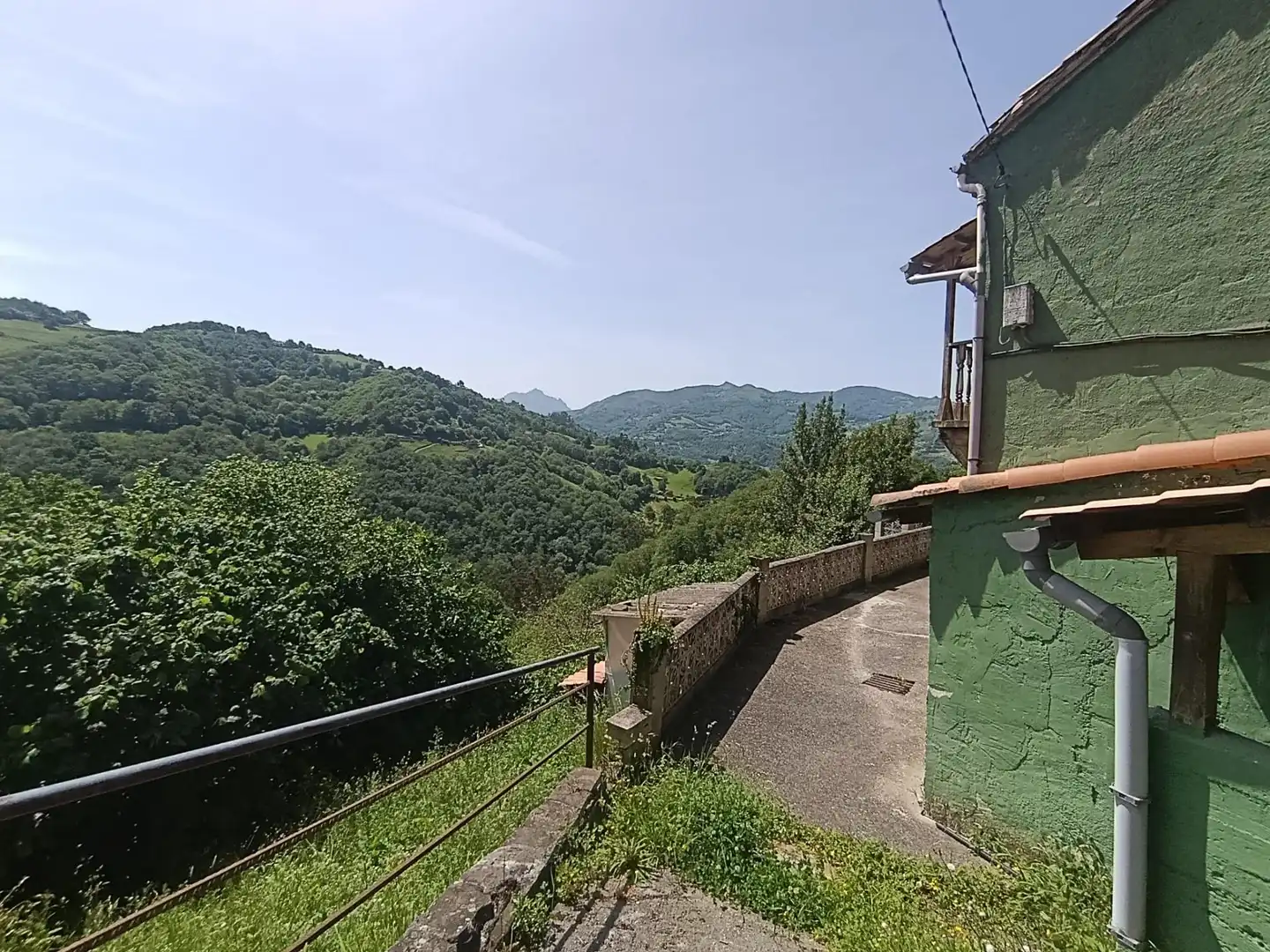 Country house zum Verkauf in San Martín del Rey Aurelio mit Balkon