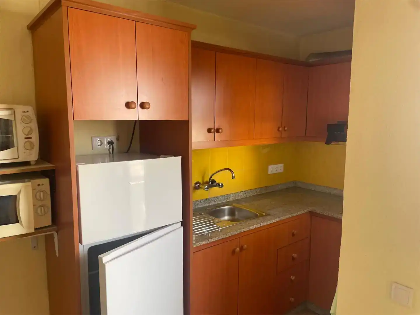 Cuina de Apartament en venda en San Bartolomé de Tirajana amb Piscina, Moblat i Balcó