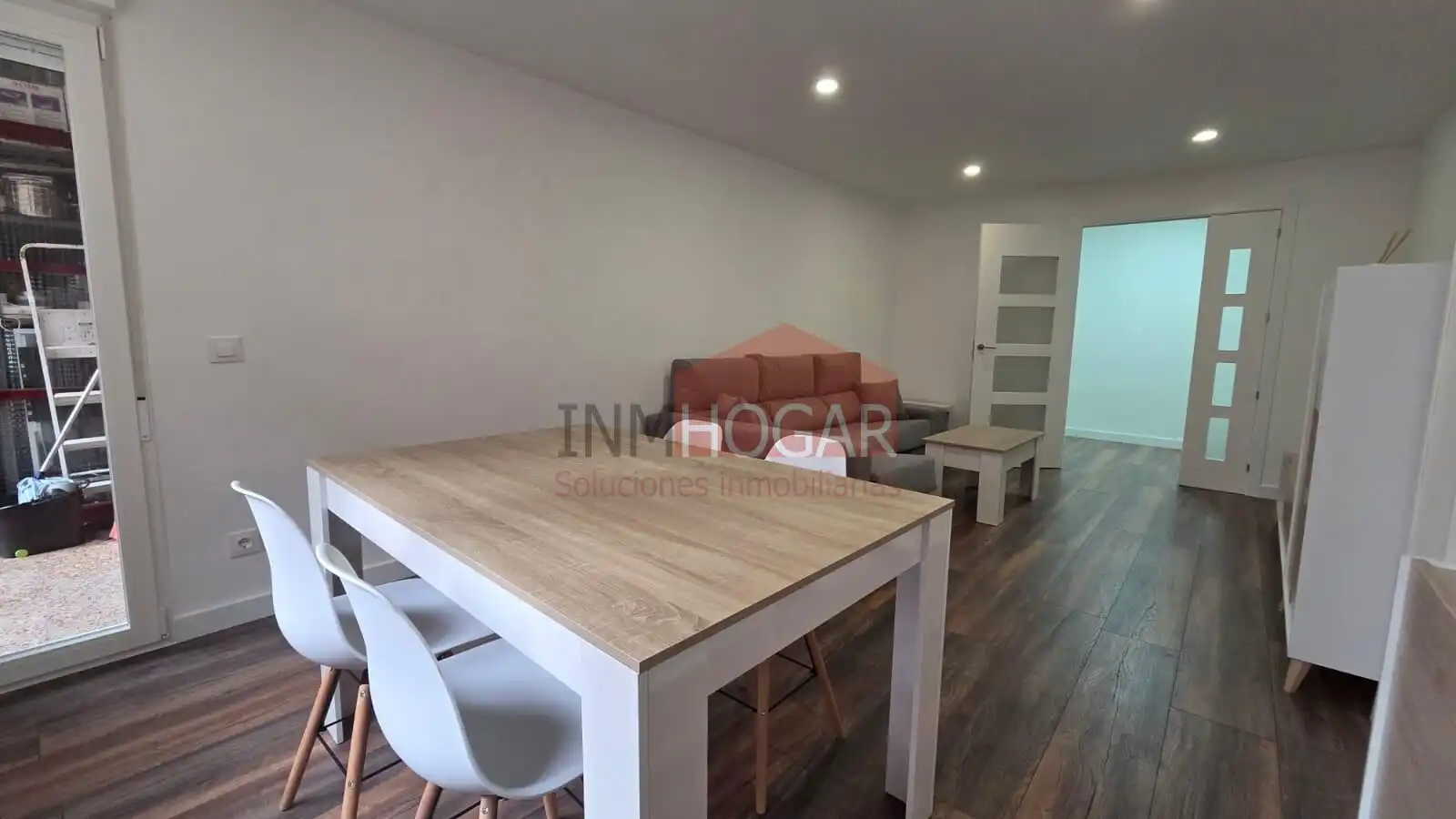 Pis de lloguer a Calle VALLE DEL CORNEJA, Sur