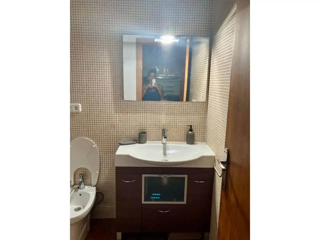 Badezimmer von Wohnung zur Miete in Barcelona mit Klimaanlage, Heizung und Privatgarten
