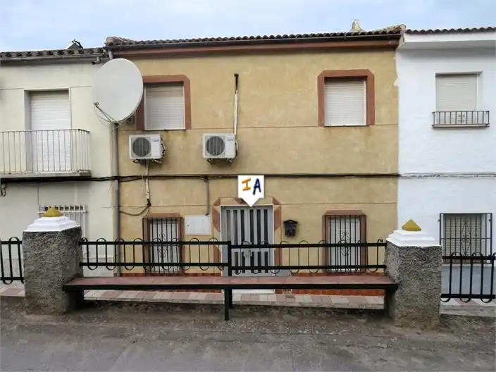 Terraced house for sale in Alcaudete