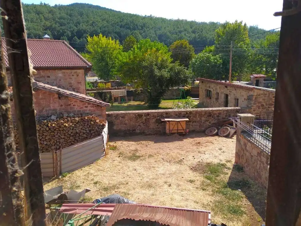 Casa adosada en venda en Valderredible amb Jardí privat, Terrassa i Traster