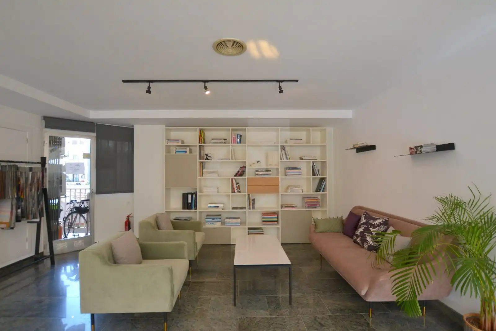 Wohnzimmer von Büro zum Verkauf in Valencia mit Klimaanlage, Terrasse und Abstellraum