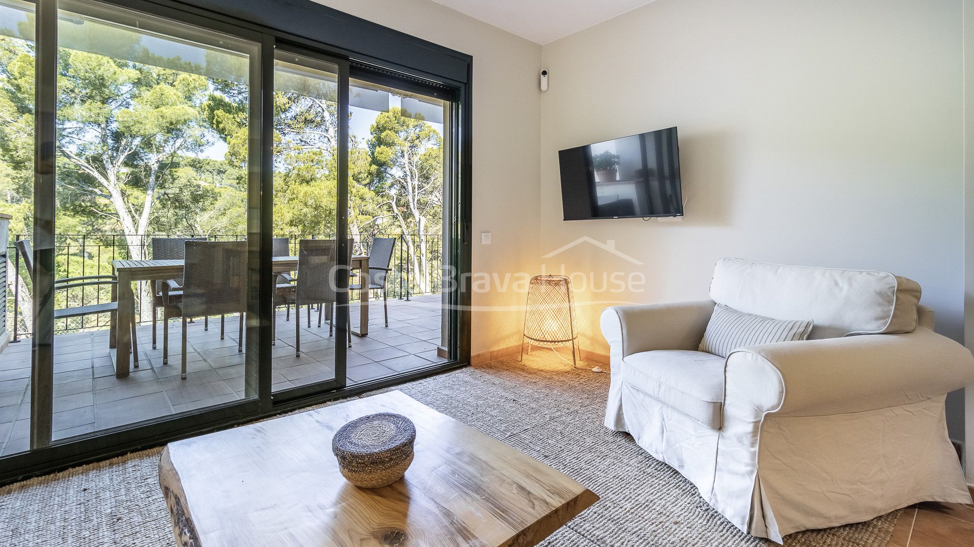 Sala d'estar de Apartament en venda en Begur amb Aire condicionat, Calefacció i Jardí privat