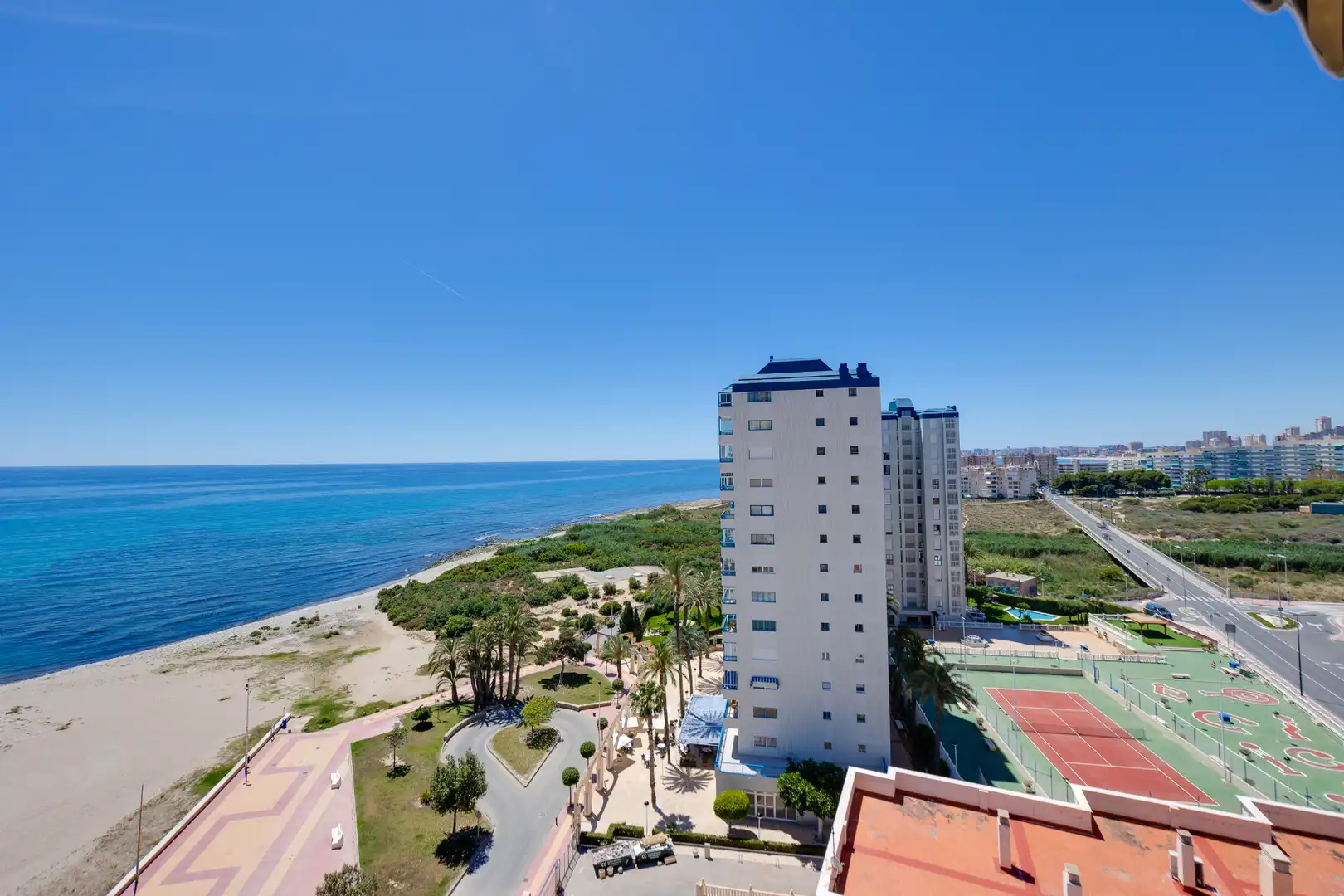 Habitación de Piso en venta en El Campello con Aire acondicionado, Trastero y Piscina comunitaria