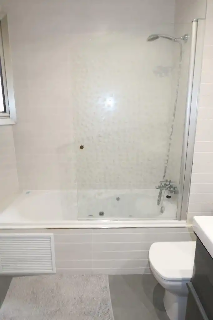 Baño de Piso en venta en A Coruña Capital  con Calefacción, Terraza y Trastero