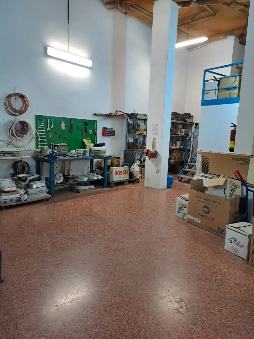 Commercial properties for sale in Zaragoza  with Air Conditioner, Heating and Furnished