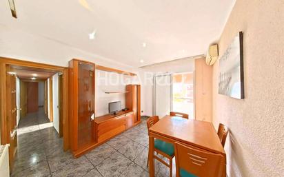 Living room of Flat for sale in Cornellà de Llobregat  with Air Conditioner, Terrace and Balcony