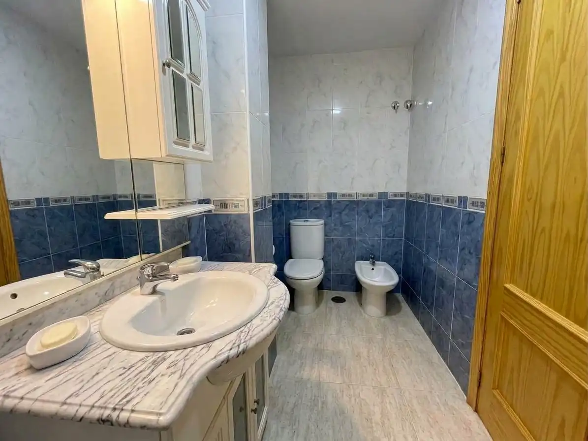 Badezimmer von Maisonette zum Verkauf in Centro