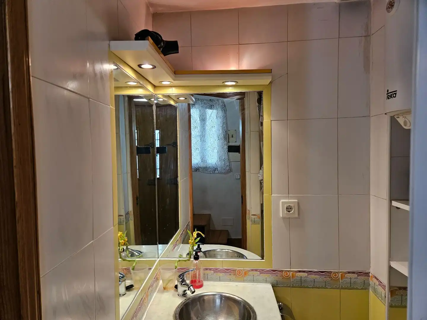 Bany de Estudi de lloguer en Madrid amb Aire condicionat, Calefacció i Moblat