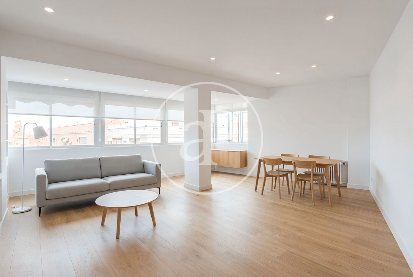 Living room of Flat for sale in  Madrid Capital  with Heating, Terrace and Furnished