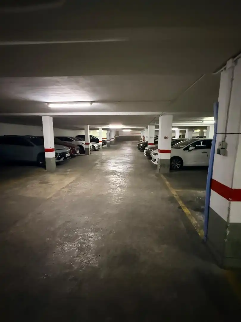 Parking de Piso en venta en Valencia con Aire acondicionado, Calefacción y Amueblado