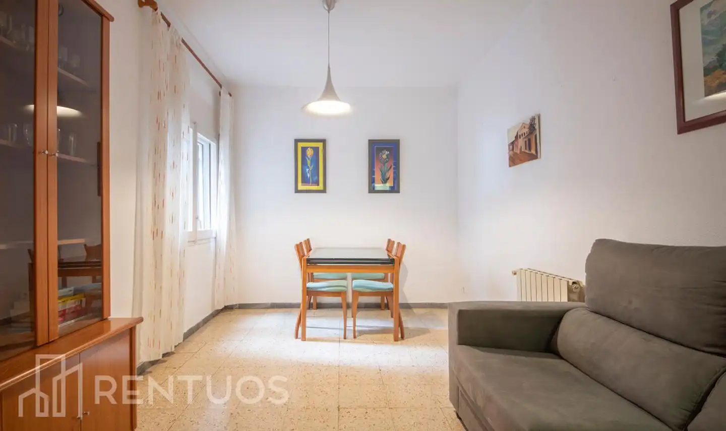 Sala d'estar de Planta baixa en venda en Barcelona amb Calefacció i Moblat