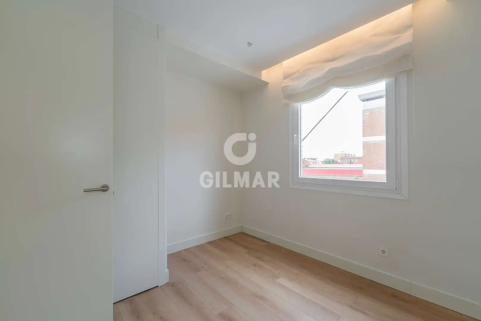 Habitación de Piso en venta en Madrid con Calefacción y Balcón