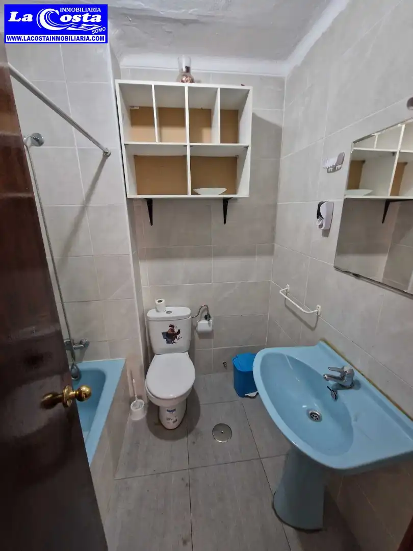 Bathroom of Flat for sale in Santander  with Parquet flooring, Oven and Washing machine