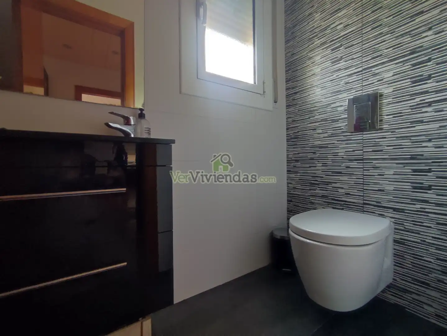 Bathroom of Houses for sale in Vallirana, Barcelona