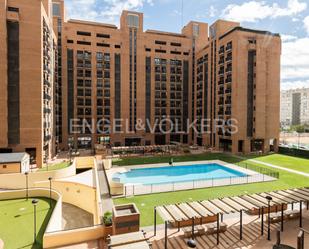 Swimming pool of Apartment for sale in  Valencia Capital  with Air Conditioner, Heating and Private garden