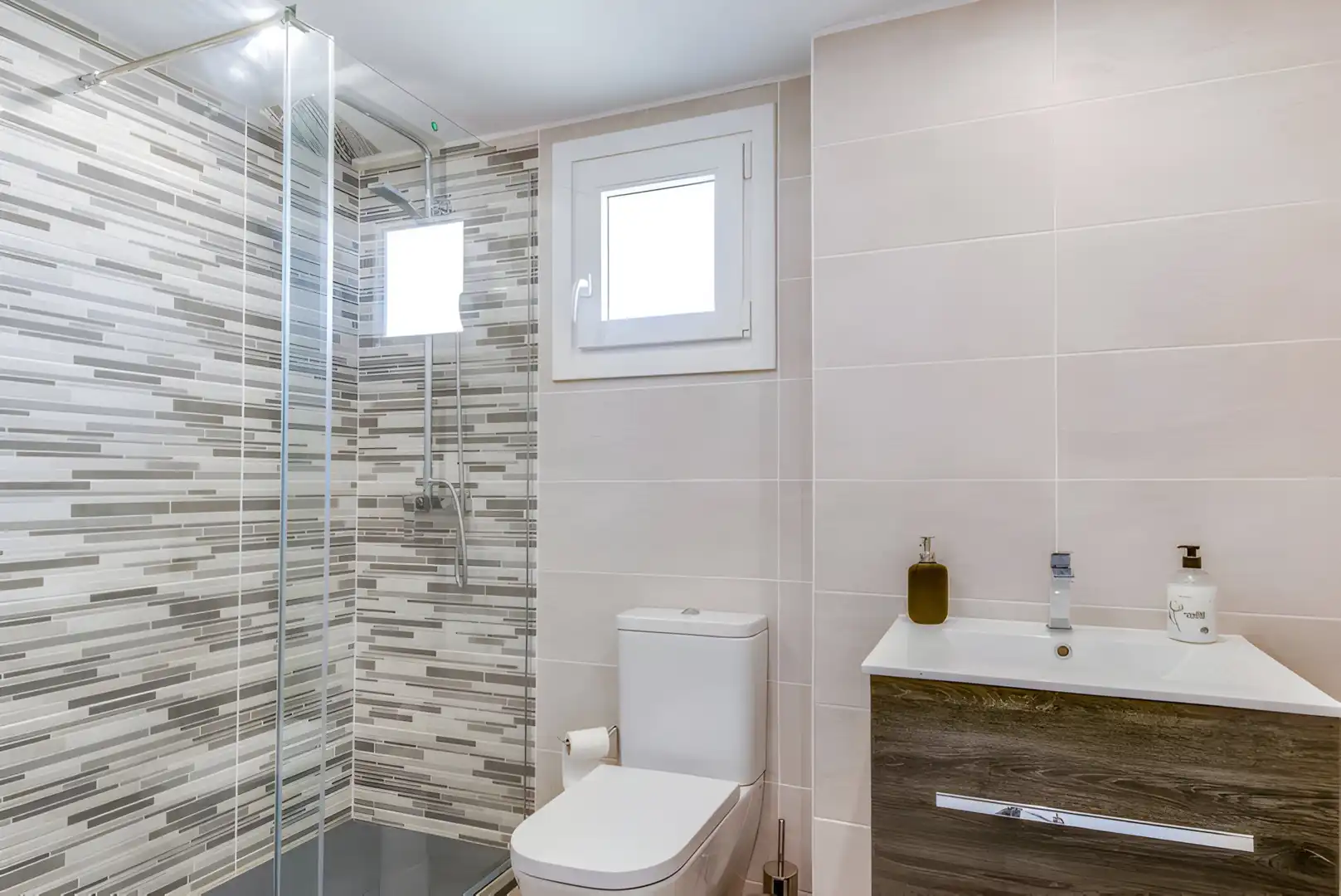 Bathroom of Detached homes for sale in Almería  with Air Conditioner, Terrace and Swimming Pool