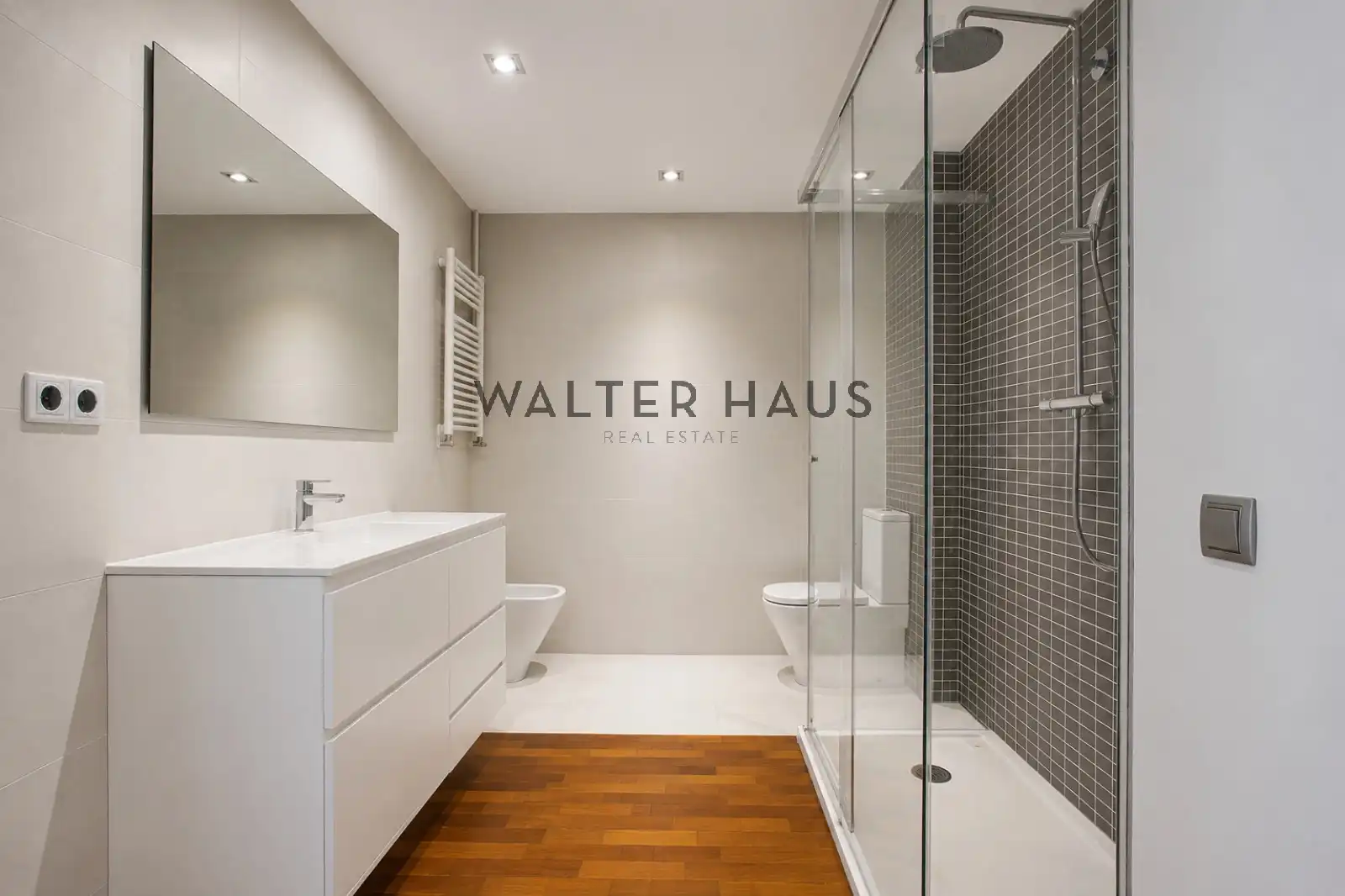Baño de Piso en venta en Barcelona con Aire acondicionado y Balcón