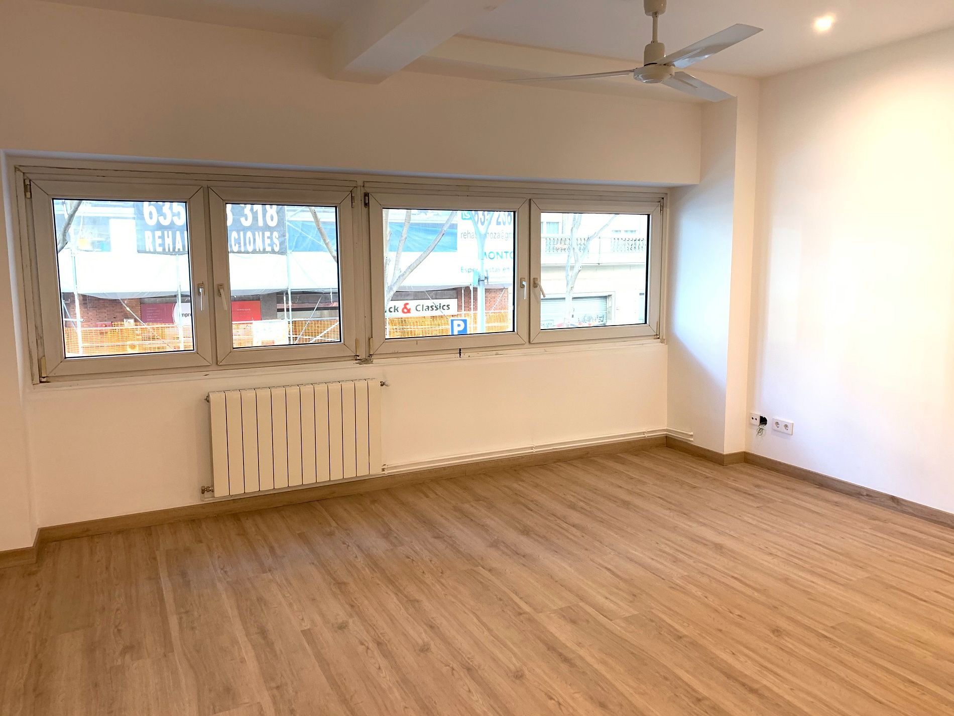 Bedroom of Study to rent in  Barcelona Capital  with Heating, Parquet flooring and Oven